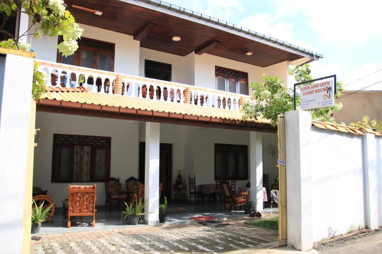 Guesthouse Kind And Love ฮิกคาดูวา ภายนอก รูปภาพ
