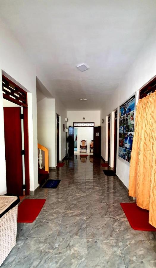 Guesthouse Kind And Love ฮิกคาดูวา ภายนอก รูปภาพ