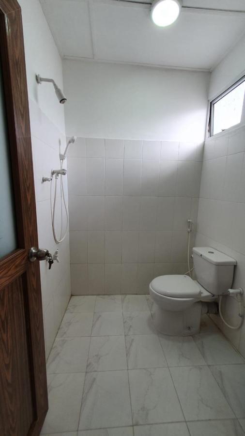 Guesthouse Kind And Love ฮิกคาดูวา ภายนอก รูปภาพ