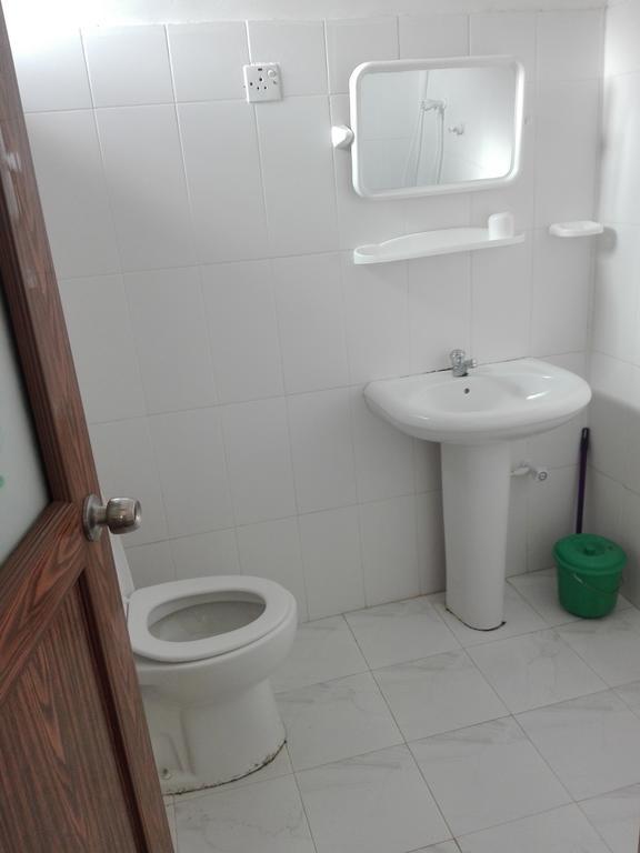 Guesthouse Kind And Love ฮิกคาดูวา ภายนอก รูปภาพ
