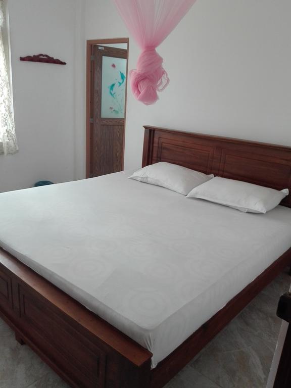 Guesthouse Kind And Love ฮิกคาดูวา ภายนอก รูปภาพ